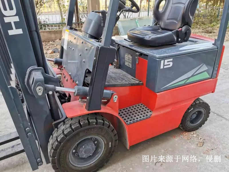 日本舊電動(dòng)叉車(chē)進(jìn)口報關(guān)流程到天津港海運設備案例